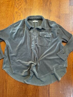 women’s free people shirt “we the free” size xs fits bigger